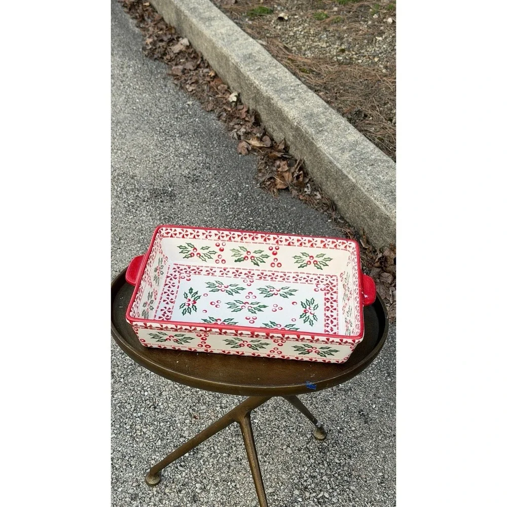Temp-tations by Tara‎ Peppermint Holly 13x9 Baker w/ Lid & Metal Rack